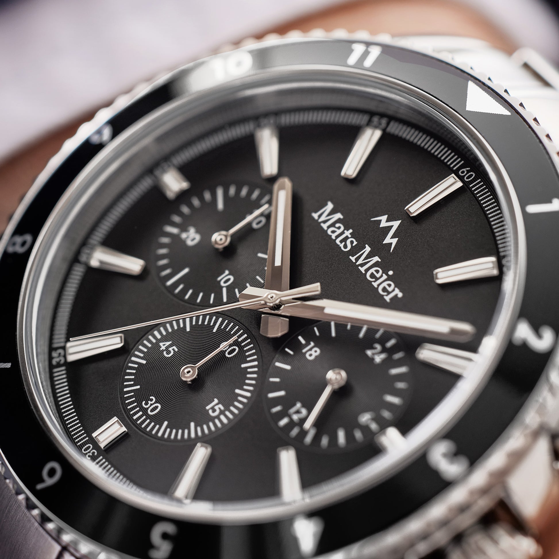 Grand Combin Chronohraph Mens Watch and watch box gift set